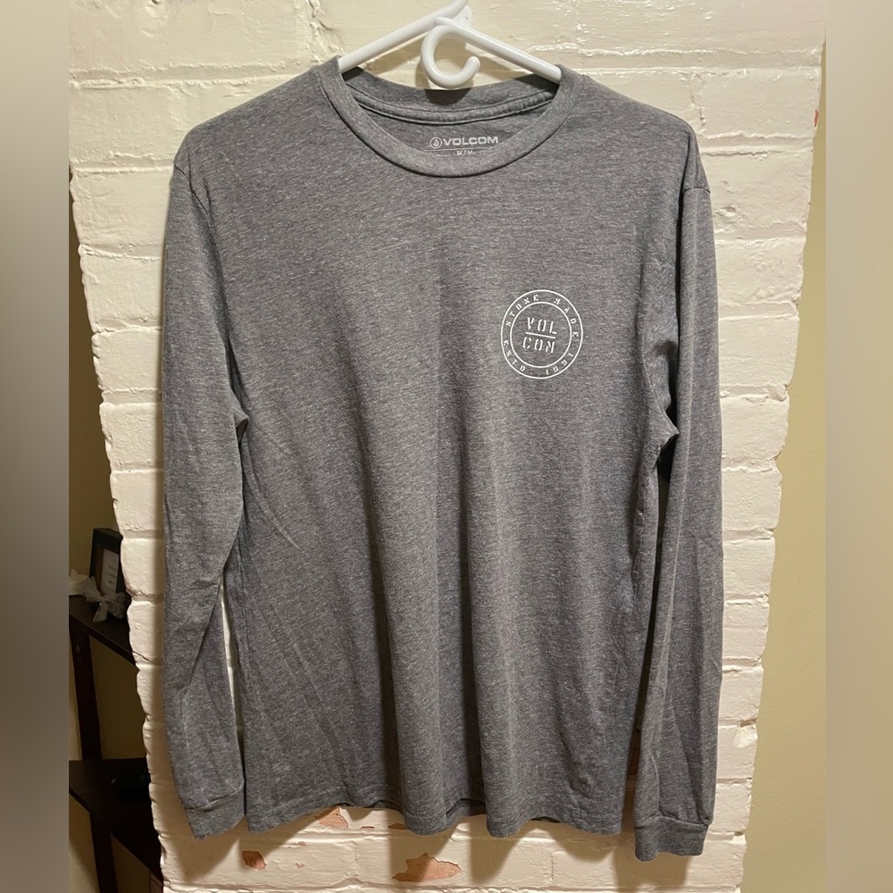 Volcom long sleeve T shirt size medium